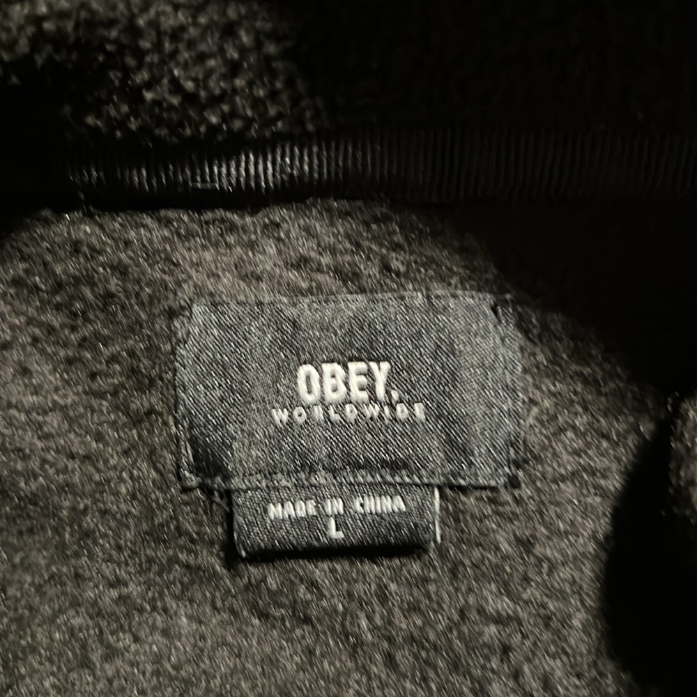 Obey Channel White & Black Mock Neck Fleece Sweatshirt - Picture 4 of 4